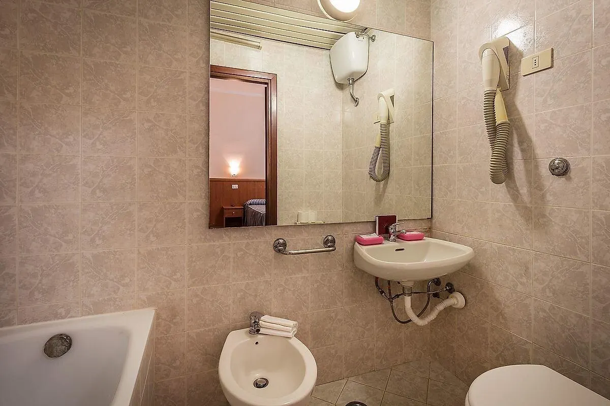 Hotel Real Florencie 3*,